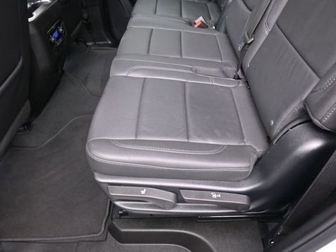 Used 2025 Chevrolet Tahoe LT AWD/4WD image 23