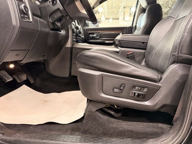 Used 2018 RAM 2500 Laramie w/ Sport Appearance Group AWD/4WD image 7