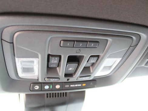 Used 2024 Chevrolet Silverado 1500 High Country AWD/4WD image 26