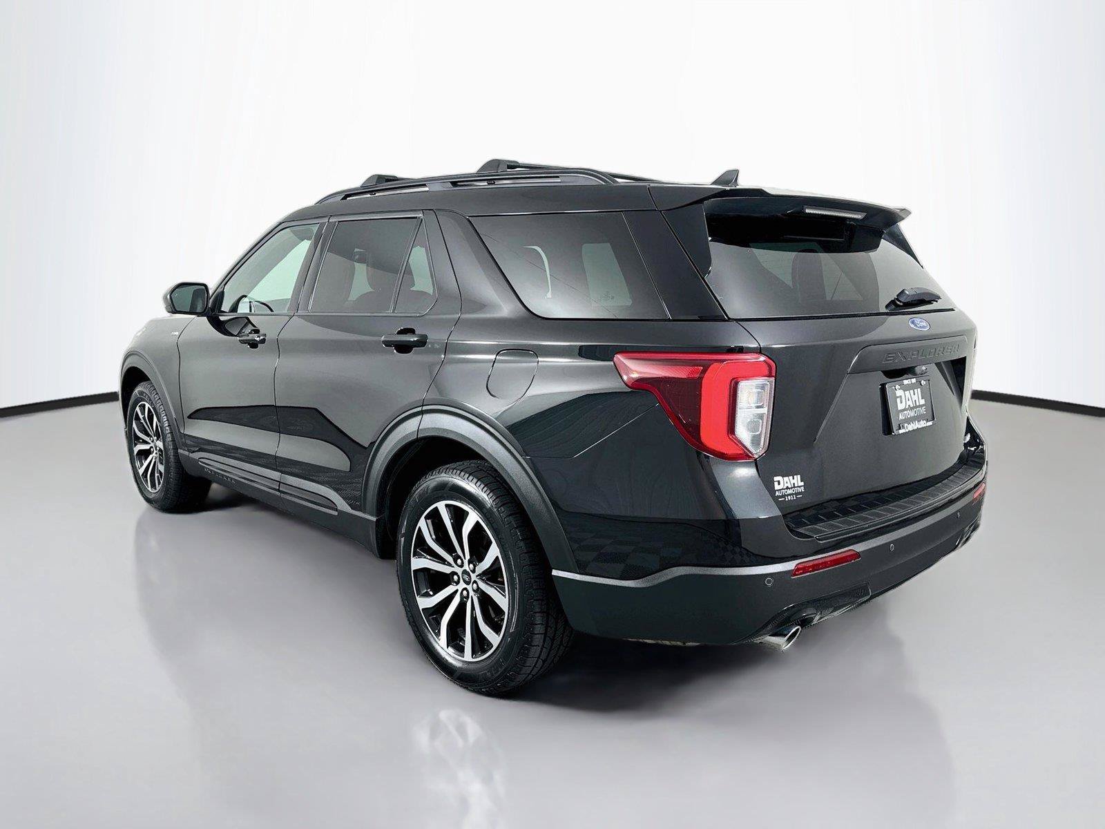 Used 2023 Ford Explorer ST-Line AWD/4WD image 10