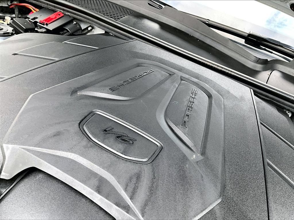Certified 2024 Porsche Cayenne AWD/4WD image 34