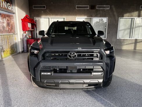 Used 2025 Toyota 4Runner SR5 image 2