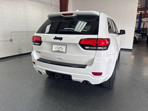 Used 2015 Jeep Grand Cherokee Altitude AWD/4WD image 4