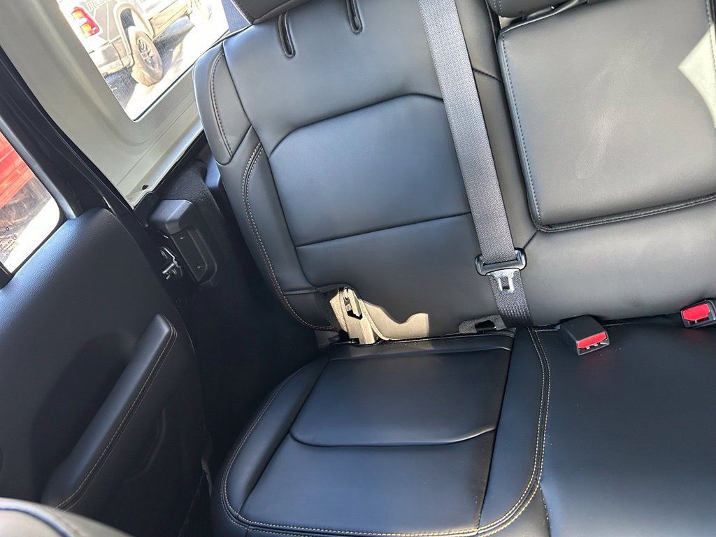 Used 2025 Jeep Wrangler Unlimited Rubicon 392 AWD/4WD image 11