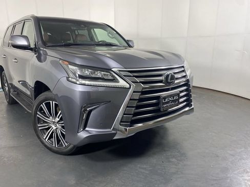 Used 2018 Lexus LX 570 4WD w/ Luxury Package image 2