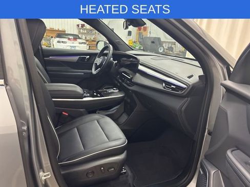 Used 2025 Buick Enclave Preferred image 13