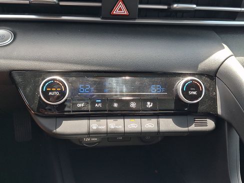 Certified 2023 Hyundai Elantra SEL FWD image 15