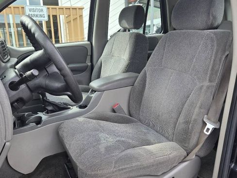 Used 2004 Chevrolet TrailBlazer LS AWD/4WD image 8
