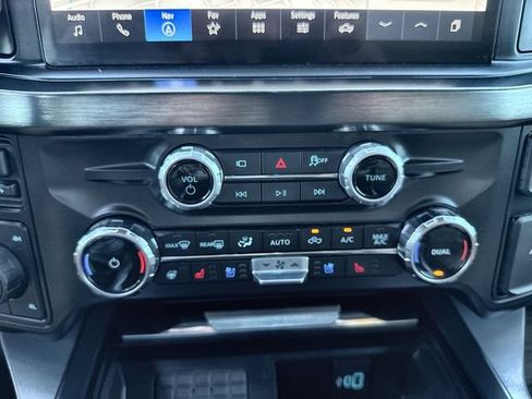 Used 2025 Ford F350 Lariat w/ Lariat Ultimate Package AWD/4WD image 19