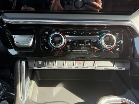 New 2026 GMC Sierra 2500 Denali Ultimate image 15