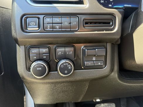 Used 2022 Chevrolet Suburban RST w/ Sport Performance Package image 22