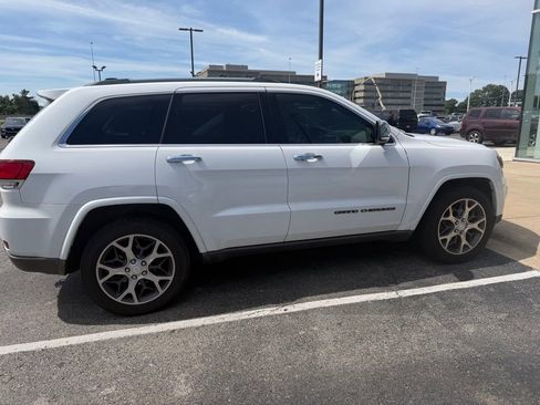 Used 2018 Jeep Grand Cherokee Limited w/ Luxury Group II AWD/4WD image 3