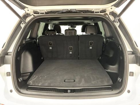 Used 2023 Jeep Grand Cherokee Altitude AWD/4WD image 17