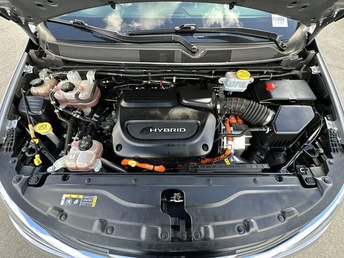 Used 2018 Chrysler Pacifica Limited w/ Advanced Safetytec Group FWD image 36