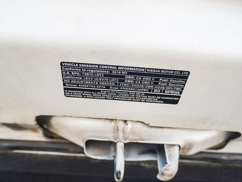 Used 2019 INFINITI QX60 Luxe w/ Essential Package FWD image 32