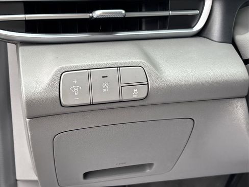 Certified 2025 Hyundai Elantra SE image 31