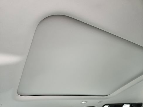 Used 2020 Land Rover Defender 110 SE image 31