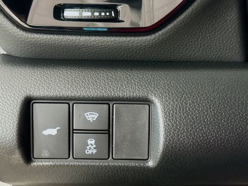 Used 2025 Honda Pilot TrailSport image 38