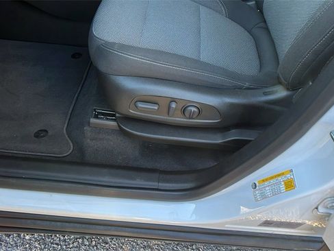 Certified 2023 Chevrolet Traverse LT image 14