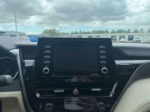 Used 2023 Toyota Camry LE image 18