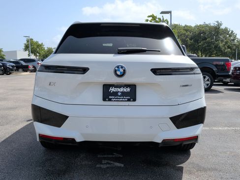Used 2024 BMW iX xDrive50 w/ Premium Package AWD/4WD image 8