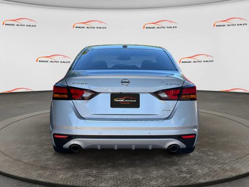 Used 2021 Nissan Altima 2.5 Platinum AWD/4WD image 9