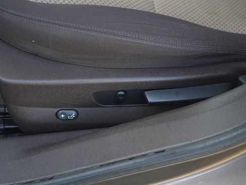 Used 2010 Chevrolet Malibu LS FWD image 12