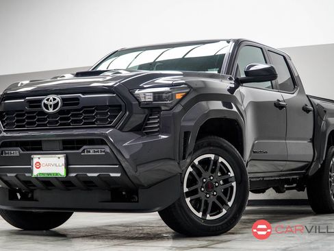 Used 2025 Toyota Tacoma TRD Sport AWD/4WD image 1
