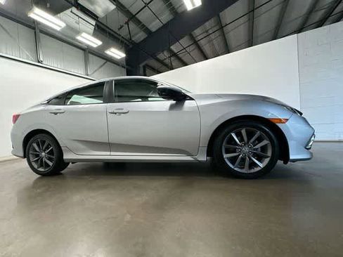 Used 2019 Honda Civic EX image 3