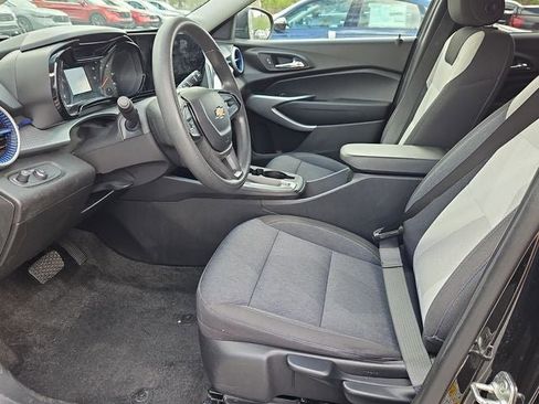 Used 2024 Chevrolet Trax LS image 18