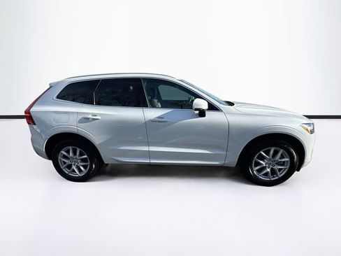 Used 2021 Volvo XC60 T5 Momentum image 9