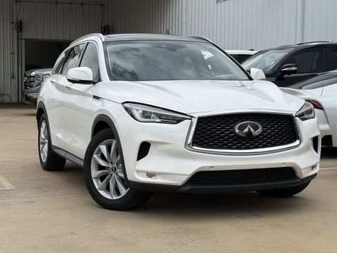 Used 2019 INFINITI QX50 Essential w/ Premium Heat Package FWD image 2