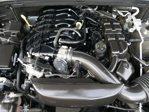 Used 2023 Dodge Durango GT image 31