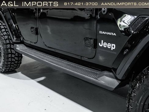Used 2023 Jeep Wrangler Unlimited Sahara w/ LED Lighting Group AWD/4WD image 21