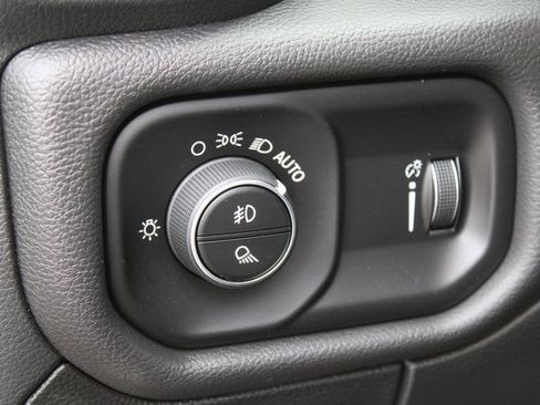 Used 2021 RAM 1500 Big Horn image 25