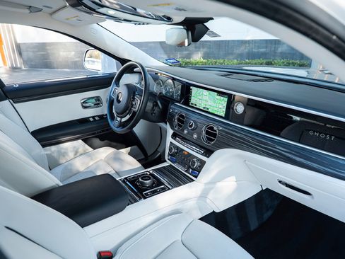 Used 2021 Rolls-Royce Ghost AWD/4WD image 2