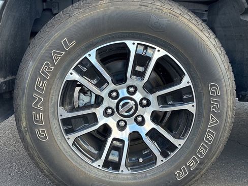 Used 2021 Nissan Titan SV w/ Accessory Utility Package image 26