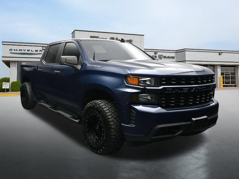 Used 2021 Chevrolet Silverado 1500 Custom w/ LPO, Dark Essentials Package AWD/4WD image 7