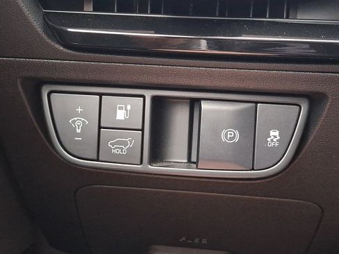 Used 2023 Kia EV6 Wind w/ Wind Technology Package AWD/4WD image 23
