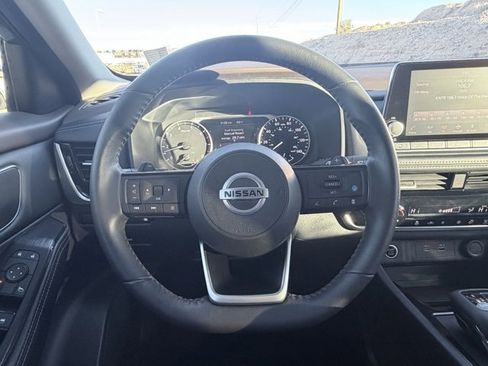 Used 2021 Nissan Rogue SV w/ Premium Package image 9