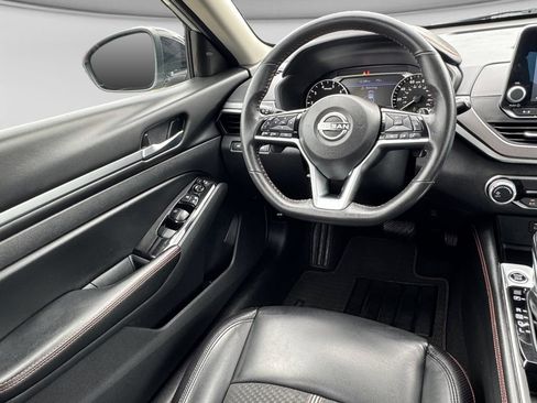 Used 2024 Nissan Altima 2.5 SR FWD image 19