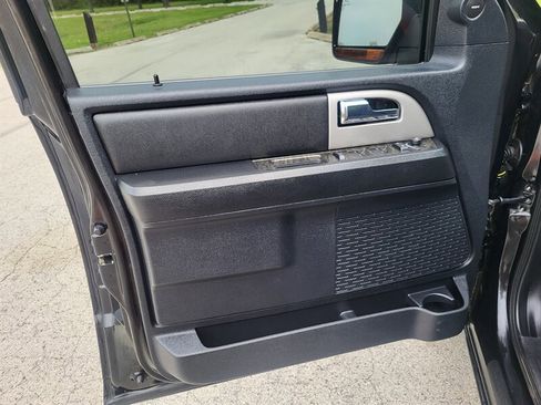 Used 2015 Ford Expedition Limited w/ Equipment Group 301A AWD/4WD image 28