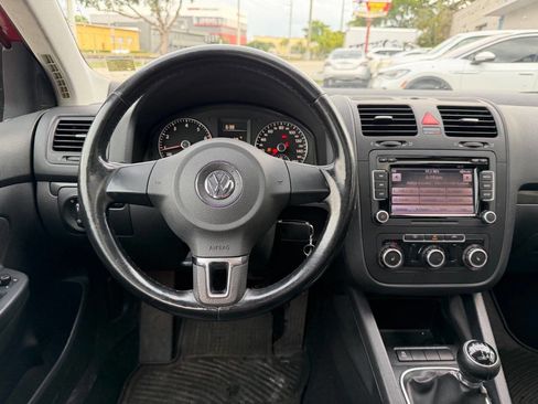 Used 2010 Volkswagen Jetta Wolfsburg Edition FWD image 14
