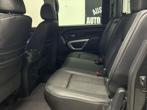 Used 2018 Nissan Titan PRO-4X AWD/4WD image 10