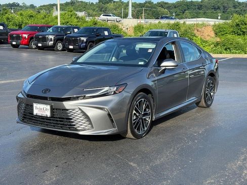 Certified 2025 Toyota Camry XLE AWD/4WD image 9