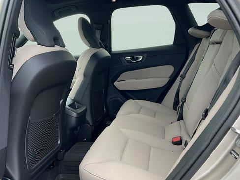 New 2026 Volvo XC60 B5 Core AWD/4WD image 9