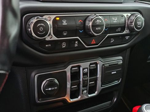 Used 2018 Jeep Wrangler Unlimited Sport S image 23