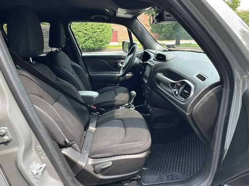 Used 2022 Jeep Renegade Altitude AWD/4WD image 24