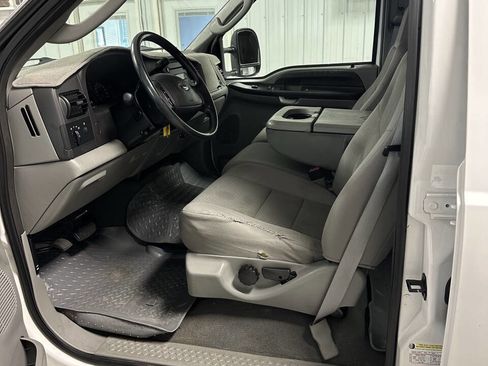 Used 2005 Ford F250 XLT image 16