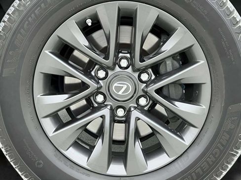 Used 2020 Lexus GX 460 Premium w/ Premium Package AWD/4WD image 11